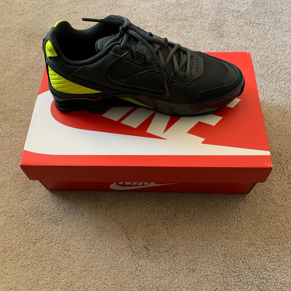 Women’s Nike Shox Enigma 9000